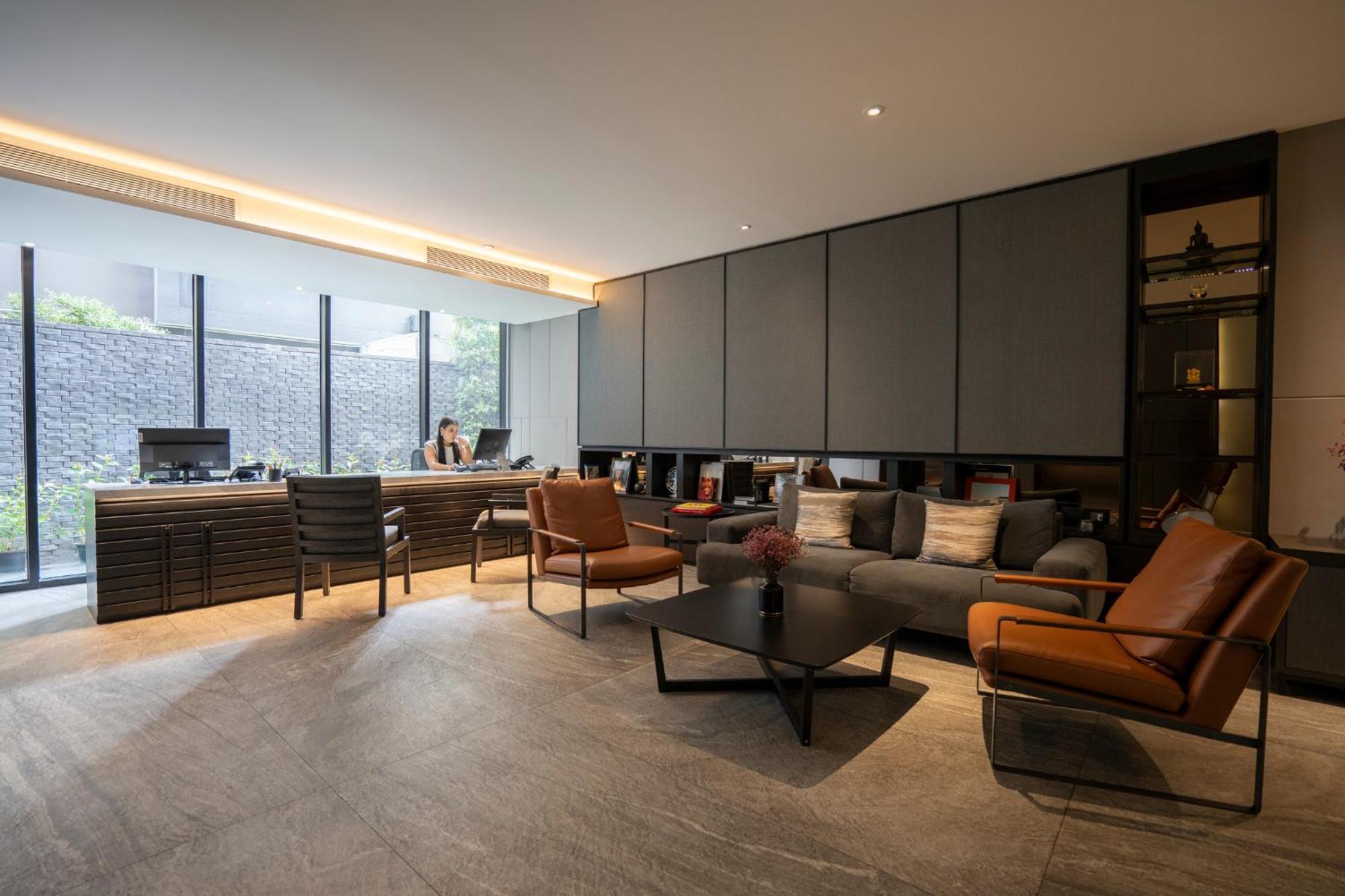 Walton Suites Sukhumvit Бангкок Экстерьер фото
