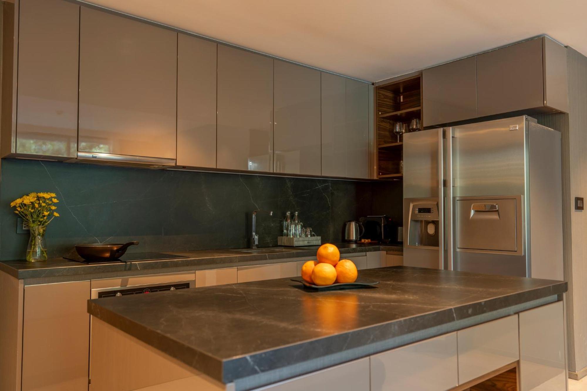 Walton Suites Sukhumvit Бангкок Экстерьер фото