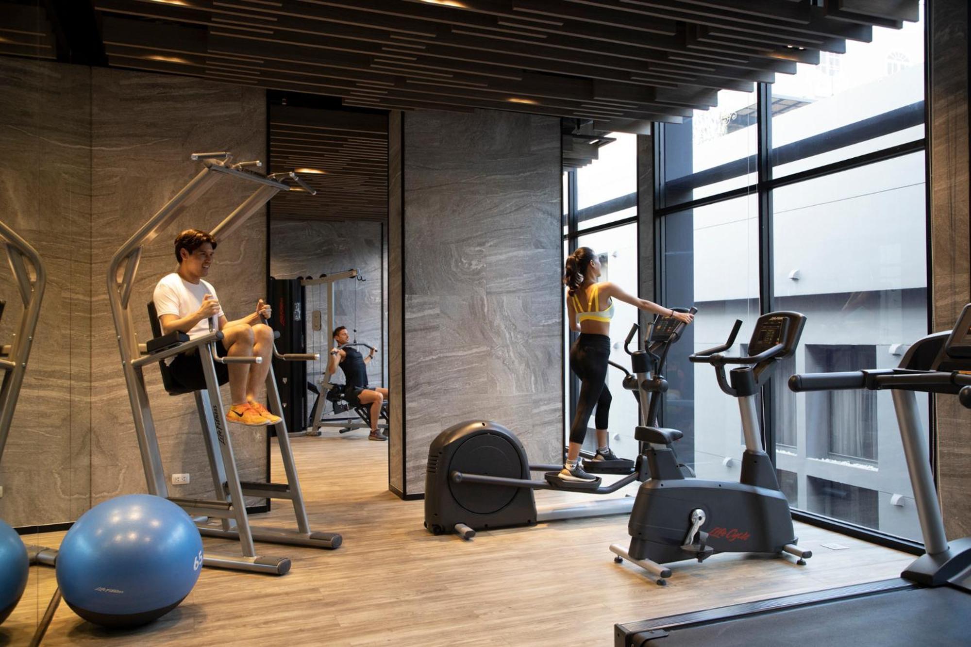 Walton Suites Sukhumvit Бангкок Экстерьер фото